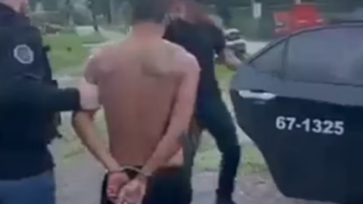 Após investigação e monitoramento, Polícia Civil prende homem condenado por abuso sexual contra o próprio filho no Rio de Janeiro.