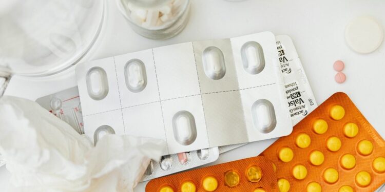 Medicamentos podem ter reajuste de até 3,81% em abril.