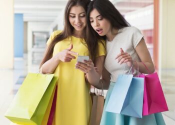 Gen Z prefere comprar em lojas físicas mesmo com avanço do e-commerce.