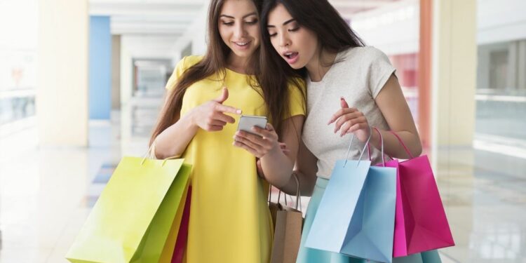 Gen Z prefere comprar em lojas físicas mesmo com avanço do e-commerce.