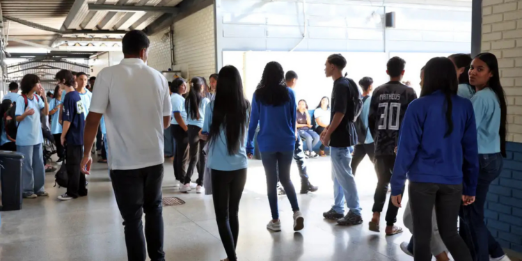Enem 2026 terá inscrição automática para alunos do 3º ano da rede pública