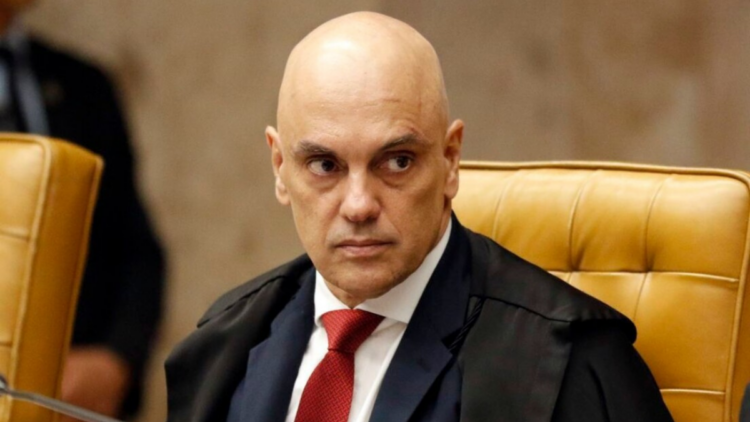 Contador é preso no Rio de Janeiro por divulgar dados sigilosos de ministros do STF e outras autoridades. Prisão faz parte da operação Dataleaks da Polícia Federal.