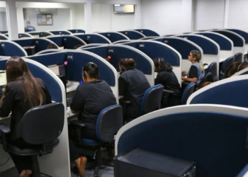 O serviço Ligue 180 disponibiliza cartilha digital com informações sobre violência doméstica, tráfico de pessoas e trabalho escravo, reforçando denúncias e proteção de vítimas