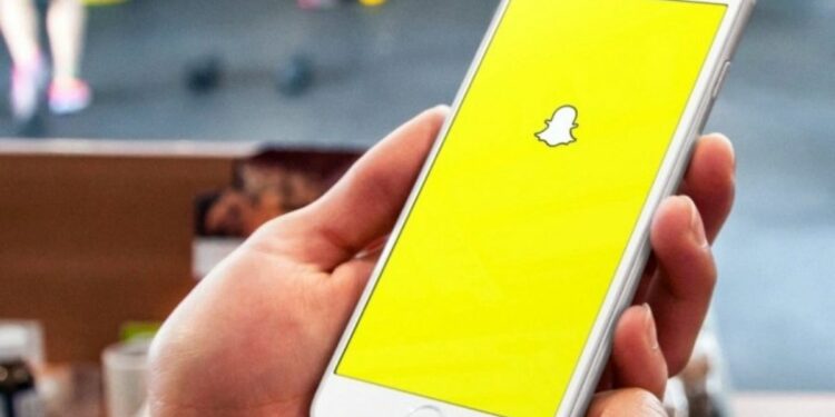 UE investiga Snapchat por riscos à segurança de crianças na internet.