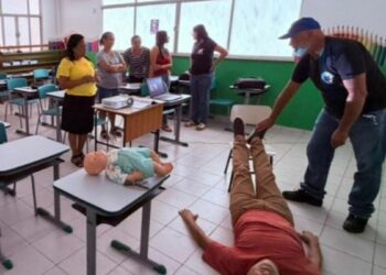 Carapebus capacita profissionais da educação em primeiros socorros nas escolas.