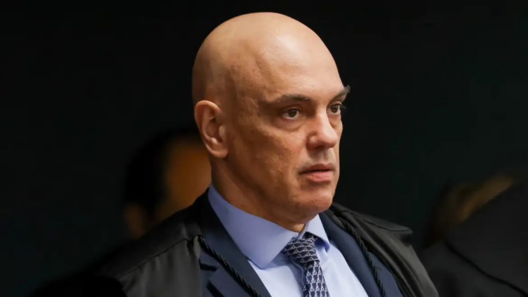 O ministro do STF, Alexandre de Moraes, estabeleceu novas regras para o Coaf, restringindo o compartilhamento de dados financeiros apenas a investigações criminais, procedimentos do Ministério Público e processos administrativos.