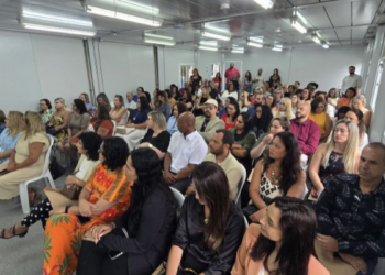 A rede municipal de ensino de Rio das Ostras inicia programa de Gestão Escolar para capacitar diretores em liderança, planejamento estratégico, gestão financeira e inclusão, com foco na melhoria da educação.