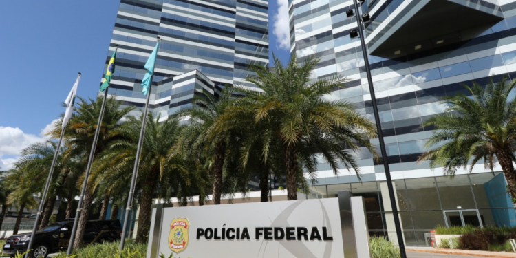 Daniel Vorcaro assina termo de confidencialidade e inicia processo que pode resultar em delação premiada no Brasil.