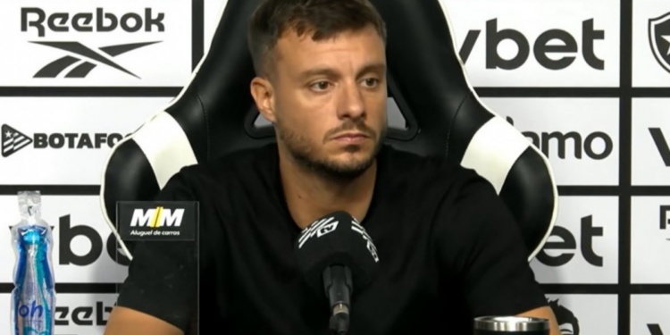 Botafogo demite Martín Anselmi e inicia reformulação no comando técnico após fase irregular.