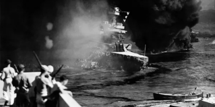 Declaração de Trump sobre Pearl Harbor repercute no Japão, com críticas e tentativa de minimizar impacto diplomático.