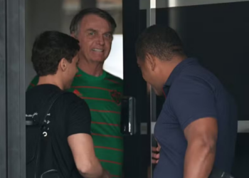 Decisão do STF coloca Bolsonaro em prisão domiciliar por 90 dias