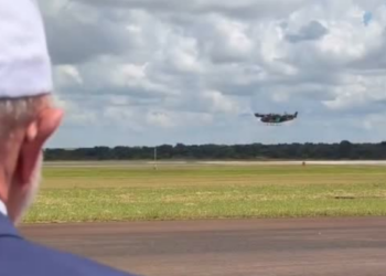 Gavião Peixoto, no interior de SP, recebe teste do carro voador da Embraer com presença de Lula.