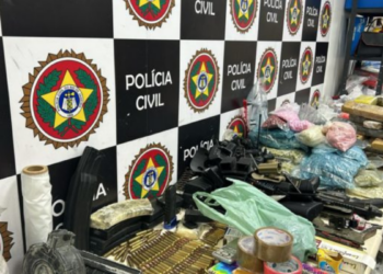 Operação da Polícia Militar resulta na apreensão de drogas e dinheiro em Rio das Ostras.