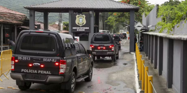 Coordenador de presídios do RJ é exonerado após irregularidade na transferência de Rodrigo Bacellar para Bangu 8.