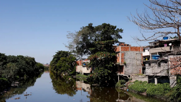 Observatório do Calor aponta temperaturas extremas em favelas do Rio e será ampliado. Entenda impactos, causas e soluções para reduzir o calor nas comunidades.