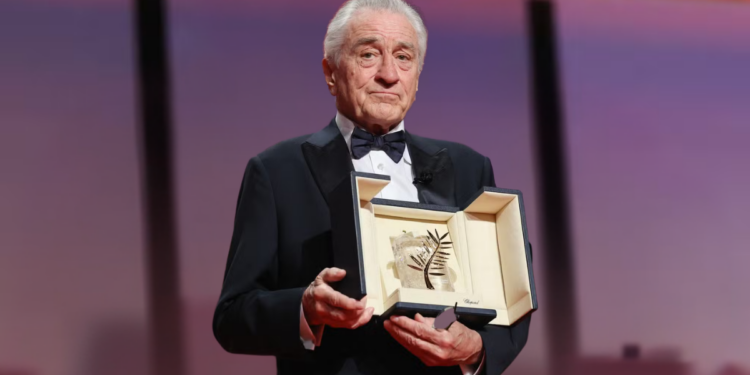 Cannes vira palco de ataque político de De Niro