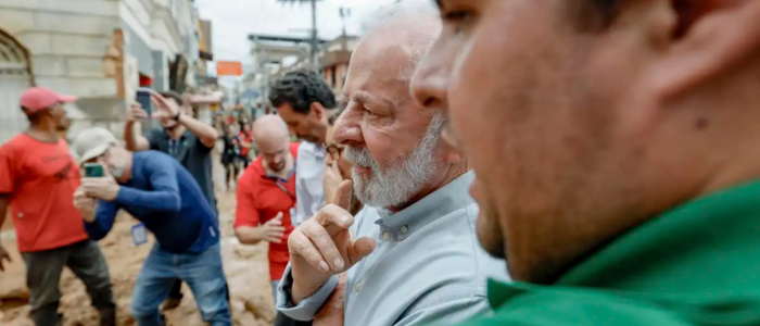 Após fortes chuvas na Zona da Mata mineira, governo federal lança pacote de medidas emergenciais para famílias afetadas, incluindo moradia, crédito a empresários e escritórios de reconstrução.