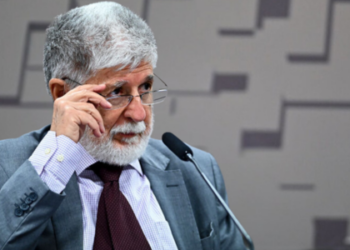 O Brasil acompanha a intensificação do conflito no Oriente Médio e avalia impactos políticos, econômicos e diplomáticos, incluindo possíveis mudanças na agenda internacional do presidente Lula.
