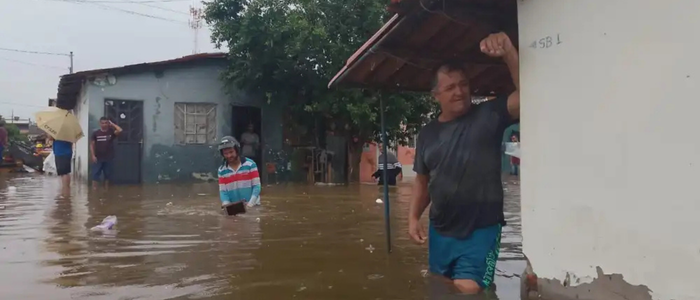 Barragem das Lajes, em Porteirinha (MG), apresenta risco de rompimento após chuva intensa. Defesa Civil orienta evacuação preventiva e INMET mantém alerta máximo na região.