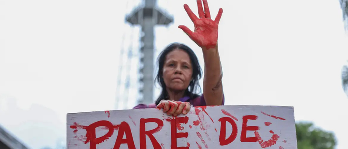 Feminicídio atinge principalmente mulheres negras e ocorre dentro de casa, revela levantamento.