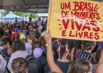 Independência financeira é principal meta das mulheres, mas desigualdade persiste no trabalho.