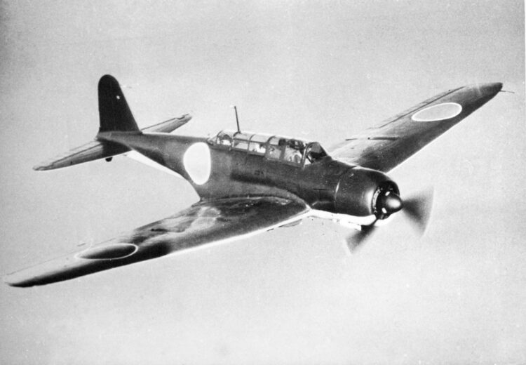 Aviões japoneses executam ataque coordenado contra a base naval. Imagem: Nakajima B5N - Wikipedia