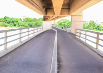 Ponte Barcelos Martins segue interditada em Campos dos Goytacazes após dano estrutural causado pela força da correnteza.