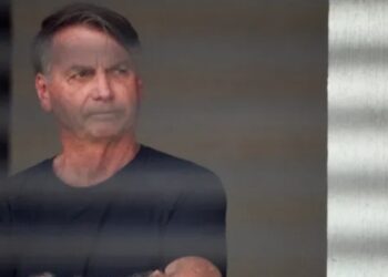 PGR se posiciona a favor de prisão domiciliar humanitária para Jair Bolsonaro.
