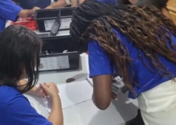 Projeto itinerante leva robótica educacional às escolas municipais de Cabo Frio.