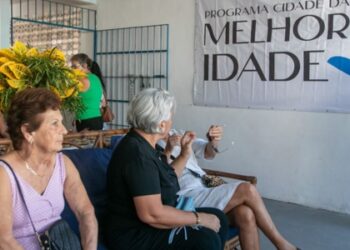 Macaé abre inscrições para aulas de alongamento no Programa Cidade da Melhor Idade. Veja como participar.
