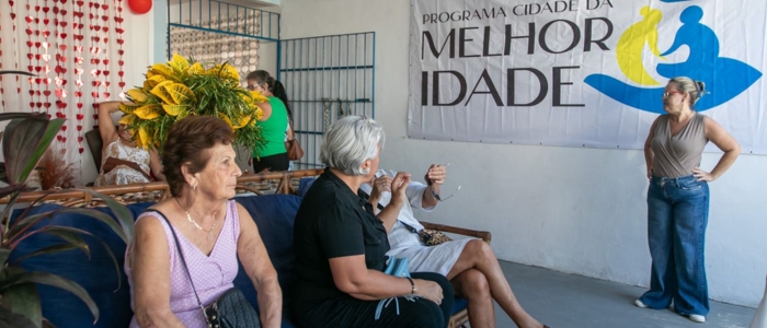 Macaé abre inscrições para aulas de alongamento no Programa Cidade da Melhor Idade. Veja como participar.