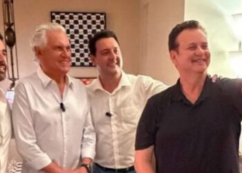 Governadores do PSD criticam proposta de fim da escala 6x1 durante evento em São Paulo.
