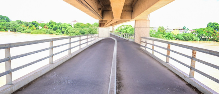 Ponte Barcelos Martins segue interditada em Campos dos Goytacazes após dano estrutural causado pela força da correnteza.