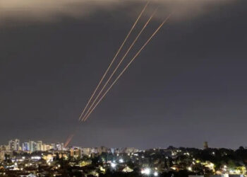 Filmar ou compartilhar vídeos da guerra pode levar à prisão em Dubai.