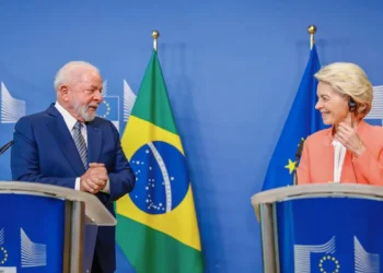 Senado aprova acordo UE-Mercosul após 25 anos de negociações.