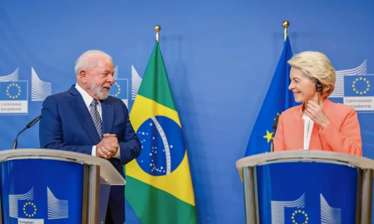 Senado aprova acordo UE-Mercosul após 25 anos de negociações.