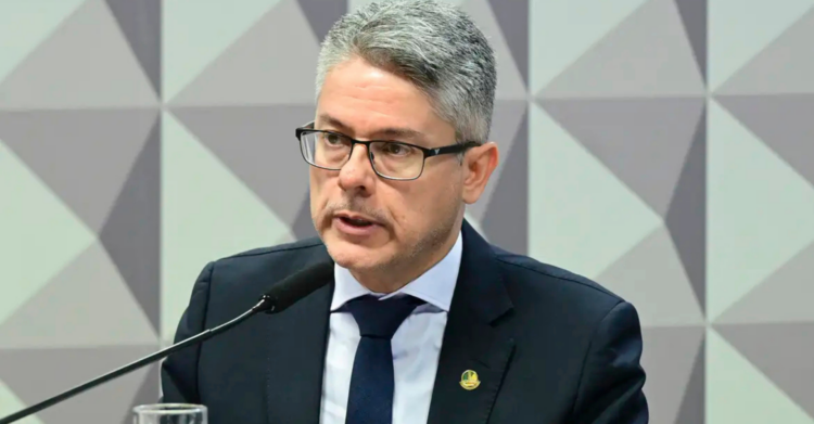 Senador propõe intervenção federal no RJ após relatório da CPI do Crime Organizado