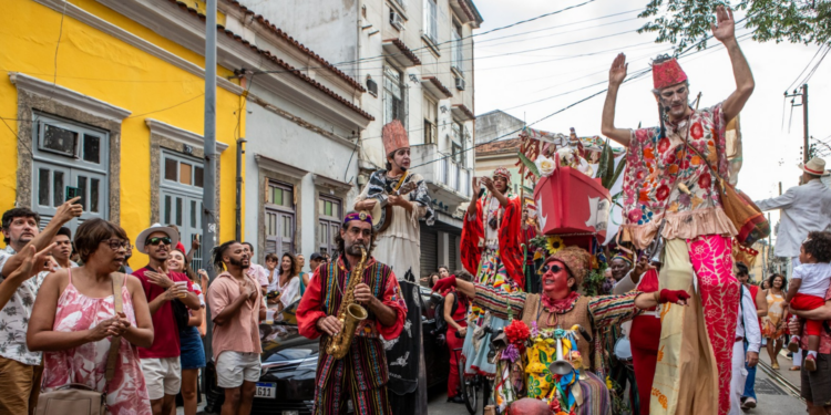 Grupo de teatro de rua comemora 45 anos com programação cultural gratuita na Gamboa