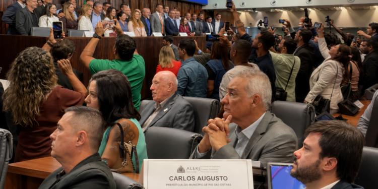 Prefeito critica impacto de nova divisão dos royalties.