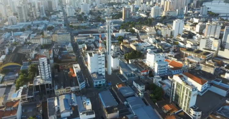 Garotinho deixa Prefeitura de Campos para disputar eleição em 2026