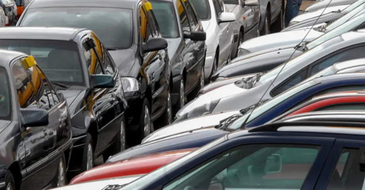 Indústria automotiva registra forte alta em março e alcança nível pré-pandemia