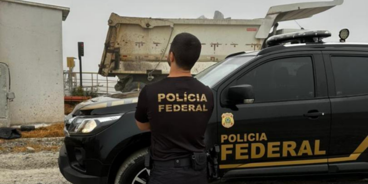 Forças de segurança cumprem mandados em investigações relacionadas a ataques contra o sistema democrático