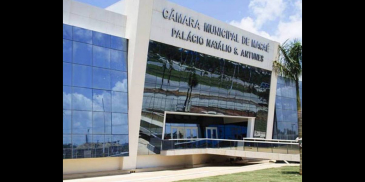 Sessão da Câmara de Macaé destaca problemas na Serra, incluindo infraestrutura, educação e segurança.