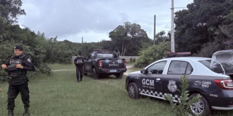 Área ambiental em Cabo Frio passa por fiscalização com drones para evitar irregularidades.