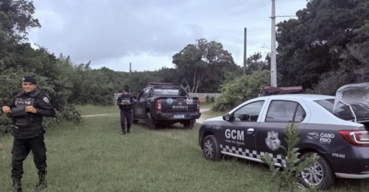 Área ambiental em Cabo Frio passa por fiscalização com drones para evitar irregularidades.