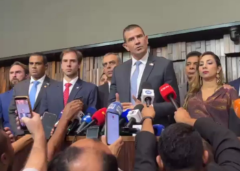 Douglas Ruas é reeleito presidente da ALERJ em votação marcada por boicote da oposição