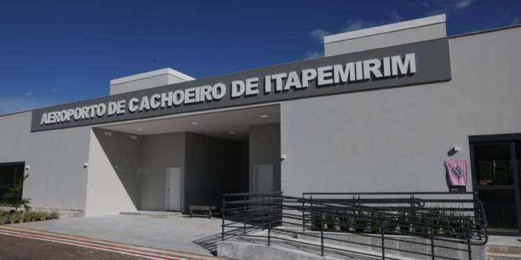 Aeroporto de Cachoeiro de Itapemirim após reforma e ampliação que modernizou a infraestrutura.
📸Reprodução / Governo do Espírito Santo / Divulgação