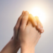 Jovens lideram crescimento de pessoas sem religião no país.