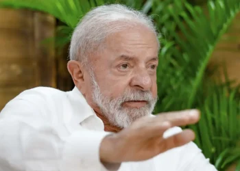 Presidente critica venda de gás acima da tabela e promete cancelar leilão