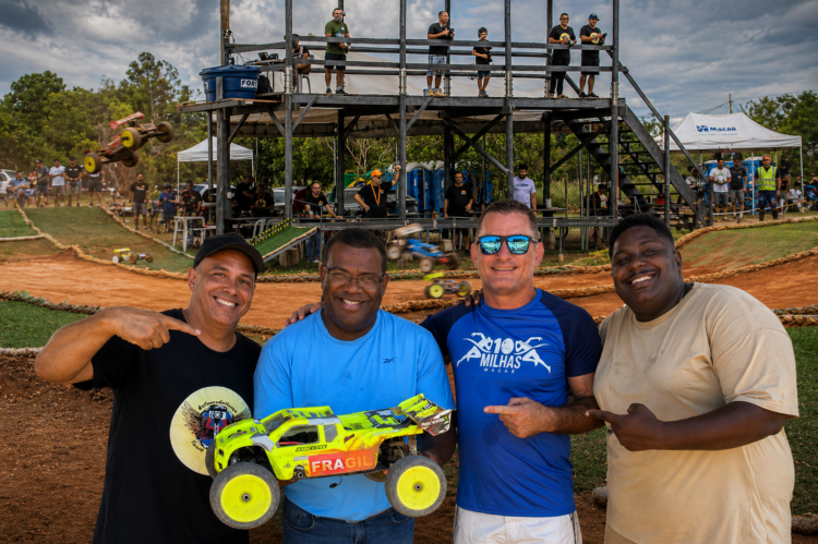 Etapa do Campeonato Carioca de Automodelismo em Macaé reuniu competidores e destacou pista reformada na Linha Verde.